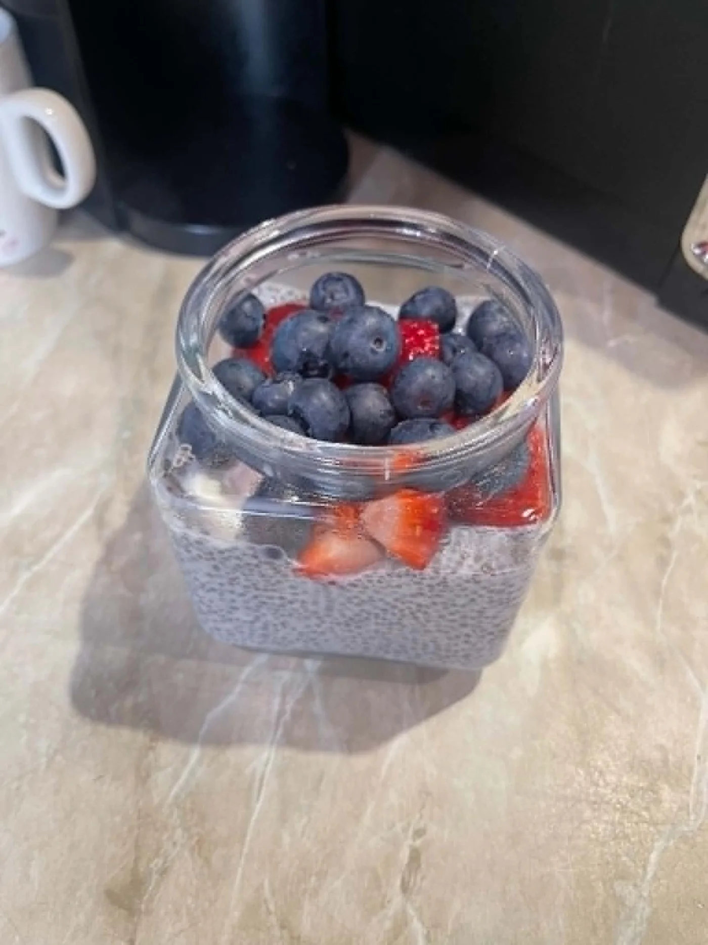 Pudding chia z owocami